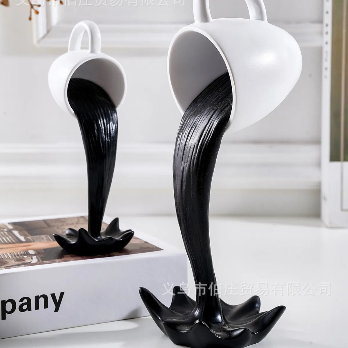 1Pcs High-end 3D Floating Spilling Coffee Cup Resin Craft Decorative Coffee Cup Ornaments Suspended Cup Sculpture Desktop